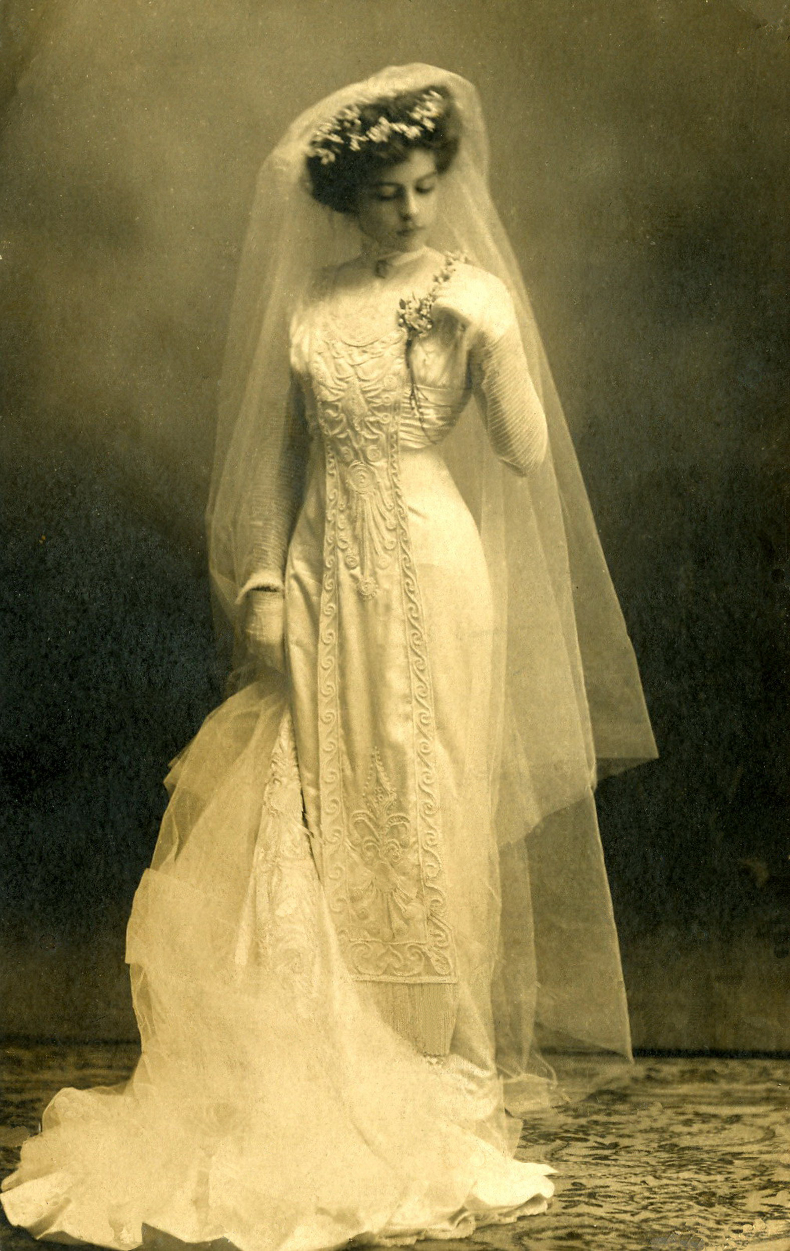 Catalina Bárcena en su boda, 1909