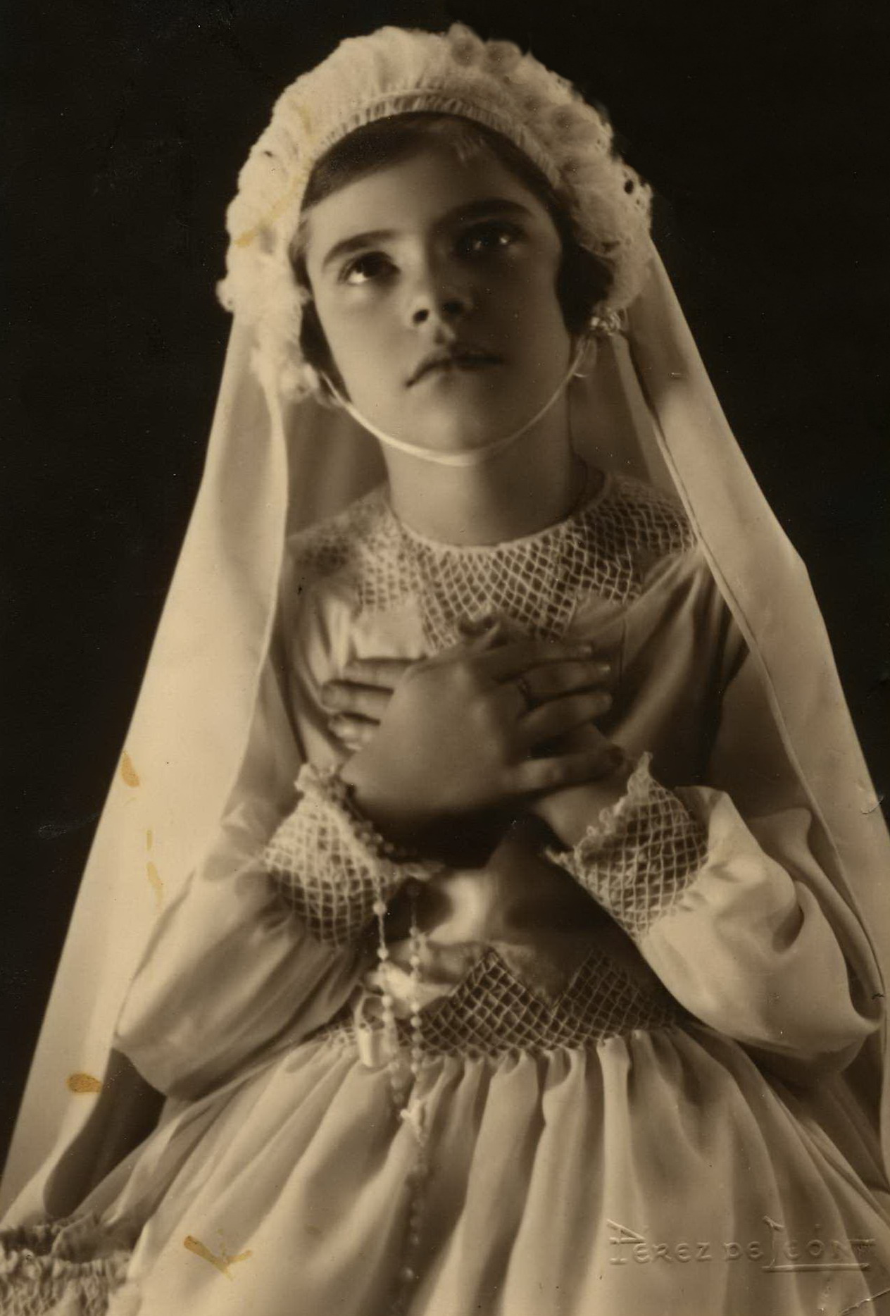 Catalina Martínez Sierra (Katia) , primera comunión