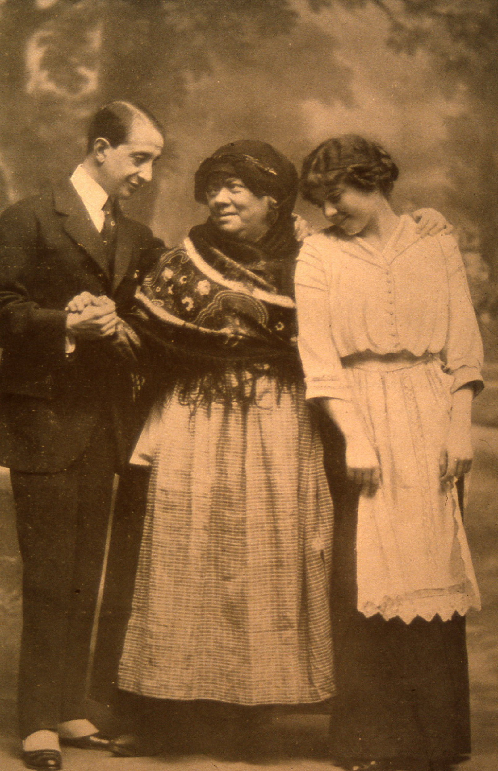 Con Irene Alba, sin datar