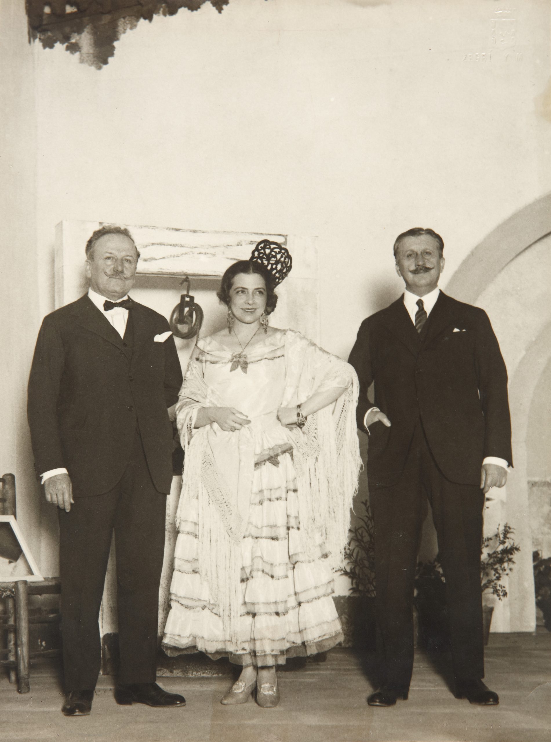 Con los Álvarez Quintero, 1930