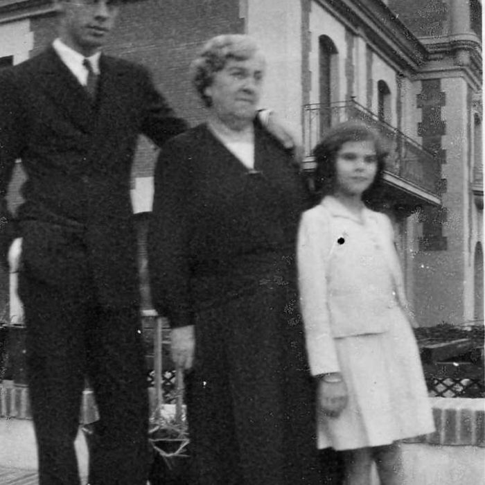 Fernando y Katia, hijos de Catalina con Nicolasa, madre de Catalina