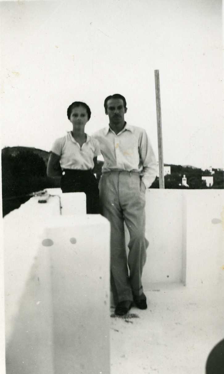 Fernando y Katia, hijos de Catalina, en Tetuán
