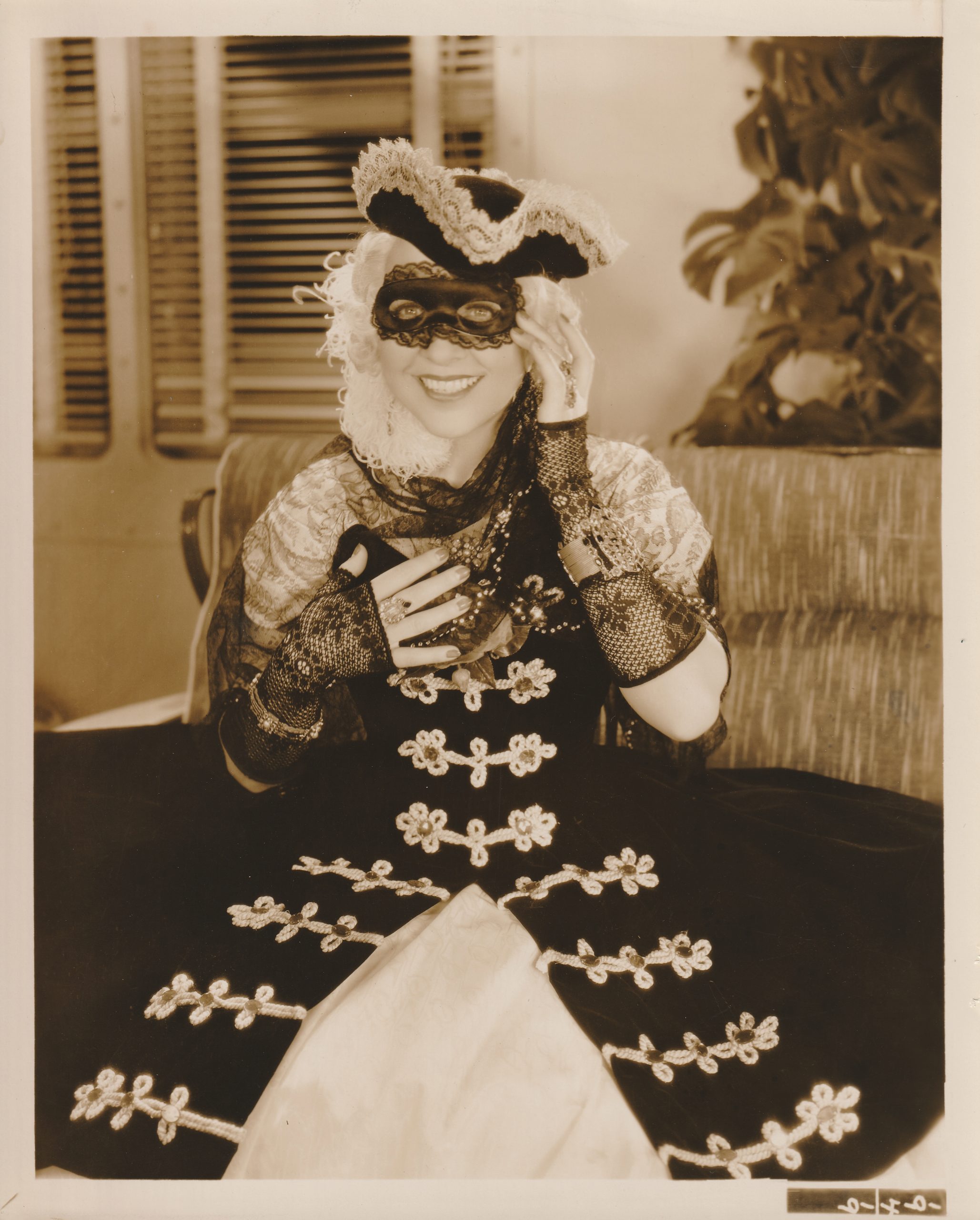 Julieta compra un hijo, 1935