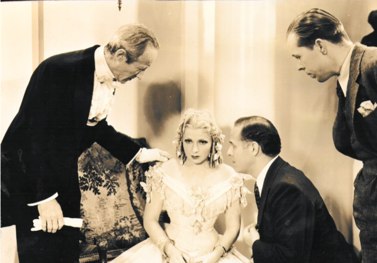 La ciudad de cartón, 1934