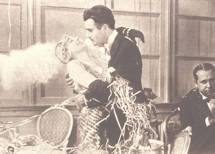 Una viuda romántica, 1933